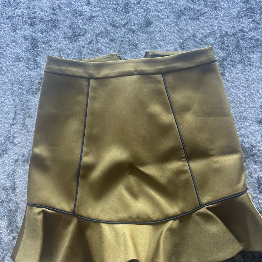 BCBG Flounce skirt